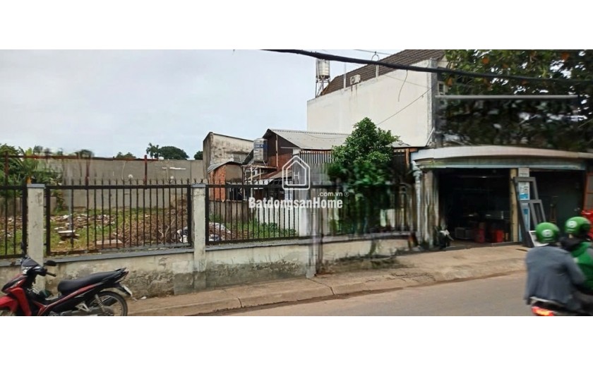 Bán Nhanh Đất Mặt Tiền KD Trung Tâm Hóc Môn 560m2 Ful TC Giá 20 Tỷ